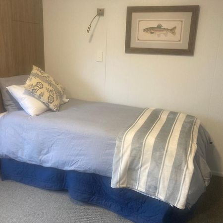 Anglers Adventure Paradise Cabin Bnb Wifi Parking Turangi Eksteriør bilde